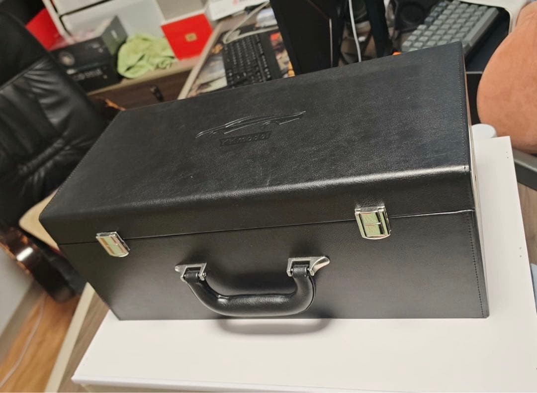 ルイ・ヴィトン特注　1/18ミニカー　ロールスロイス ウランス