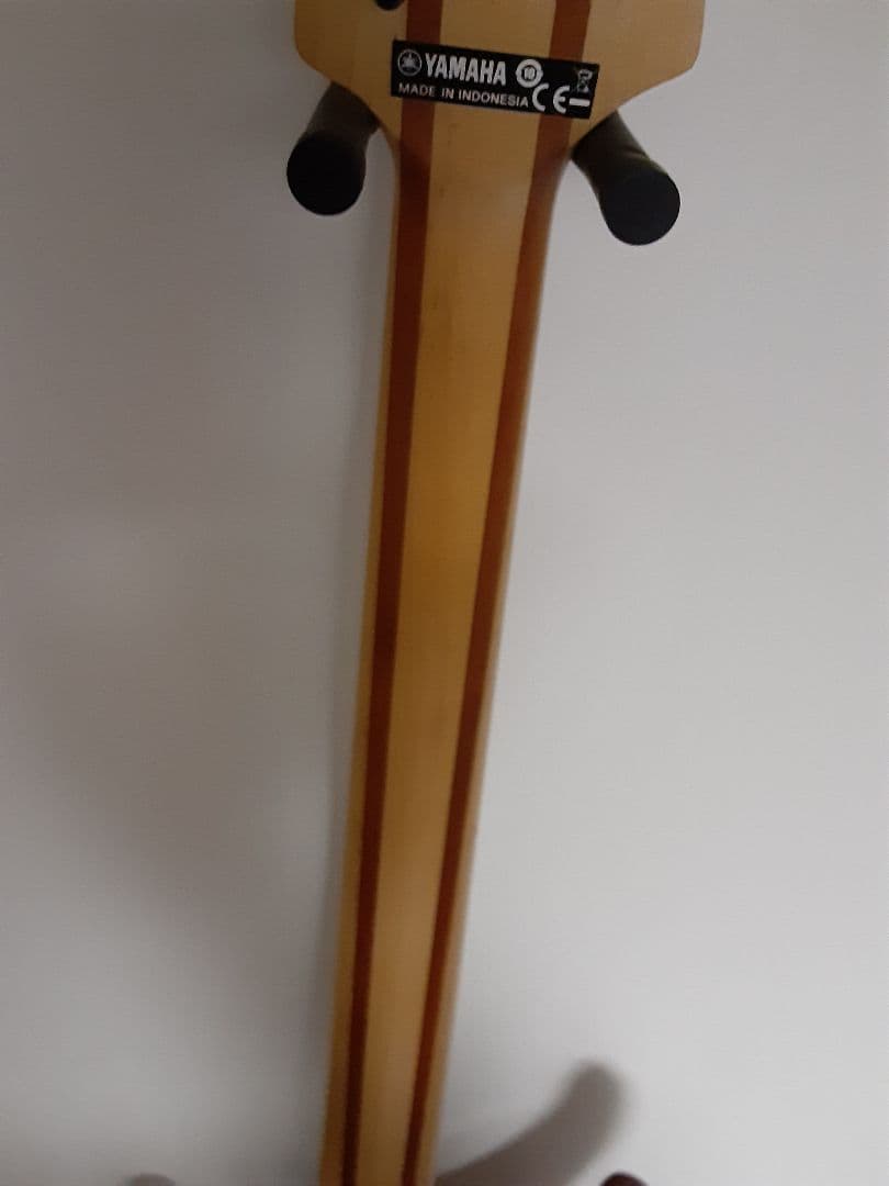 メルカリ便　Yamaha ヤマハ　trbx304 エレキベース　ケース付き