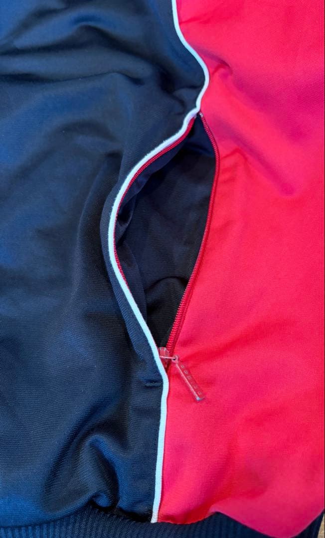 レア❗️オランダフェイエノールトのトラックジャケットadidasサッカージャージ