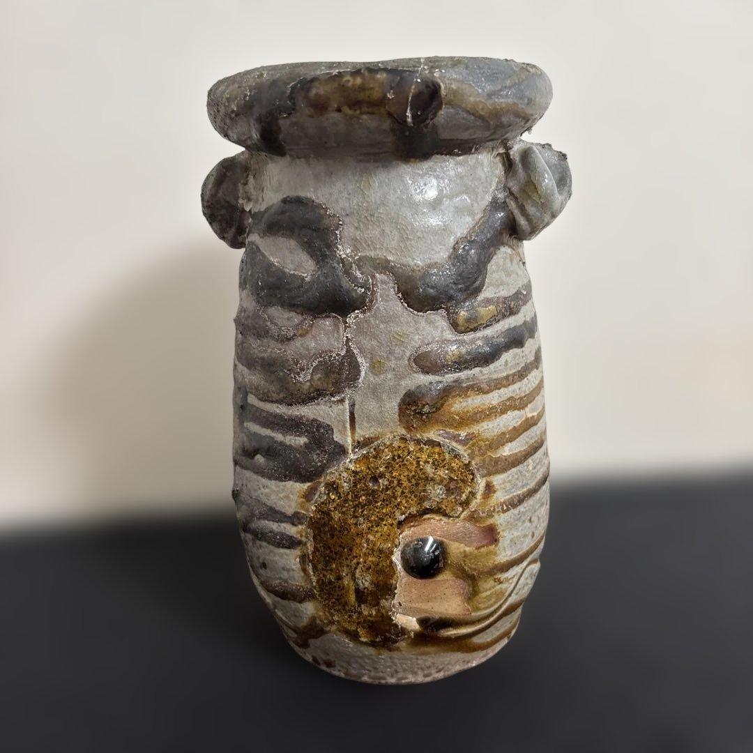 陶器製花瓶(？)
