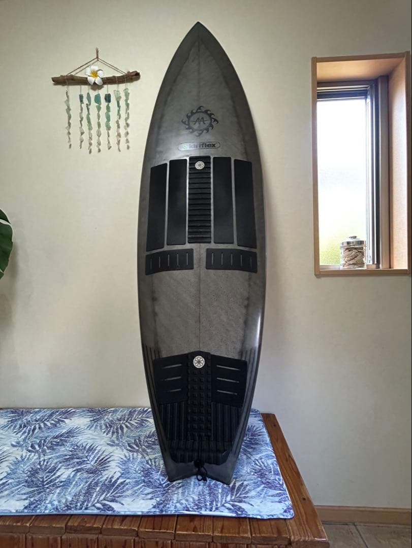 モアナロロサーフボード　5.7 　EPS