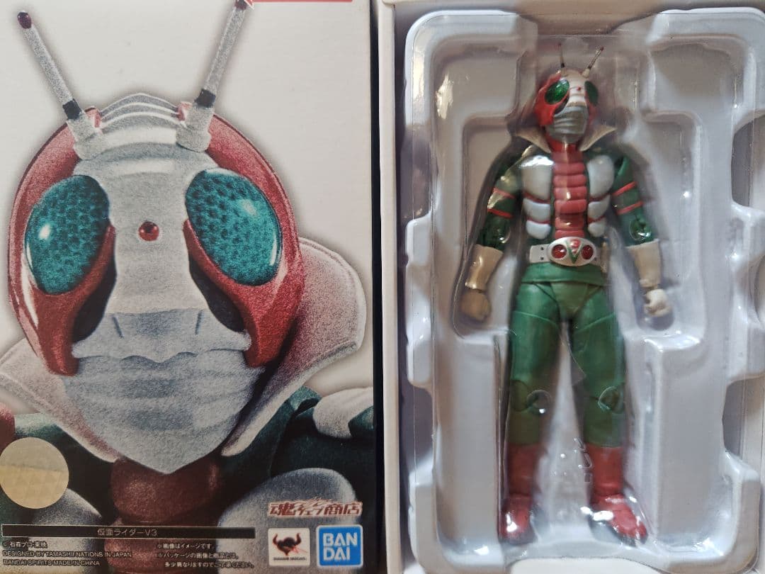 仮面ライダー　V3　真骨彫　発光　頭部