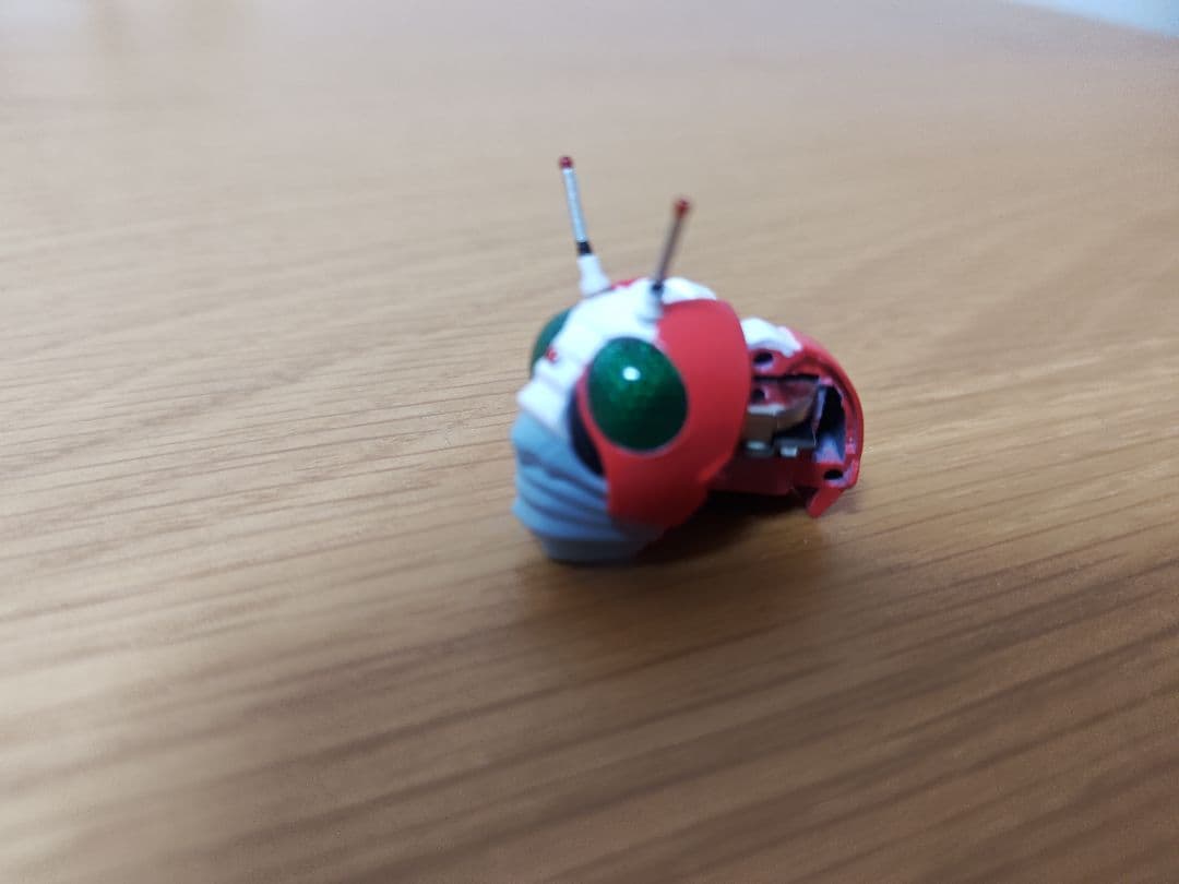 仮面ライダー　V3　真骨彫　発光　頭部
