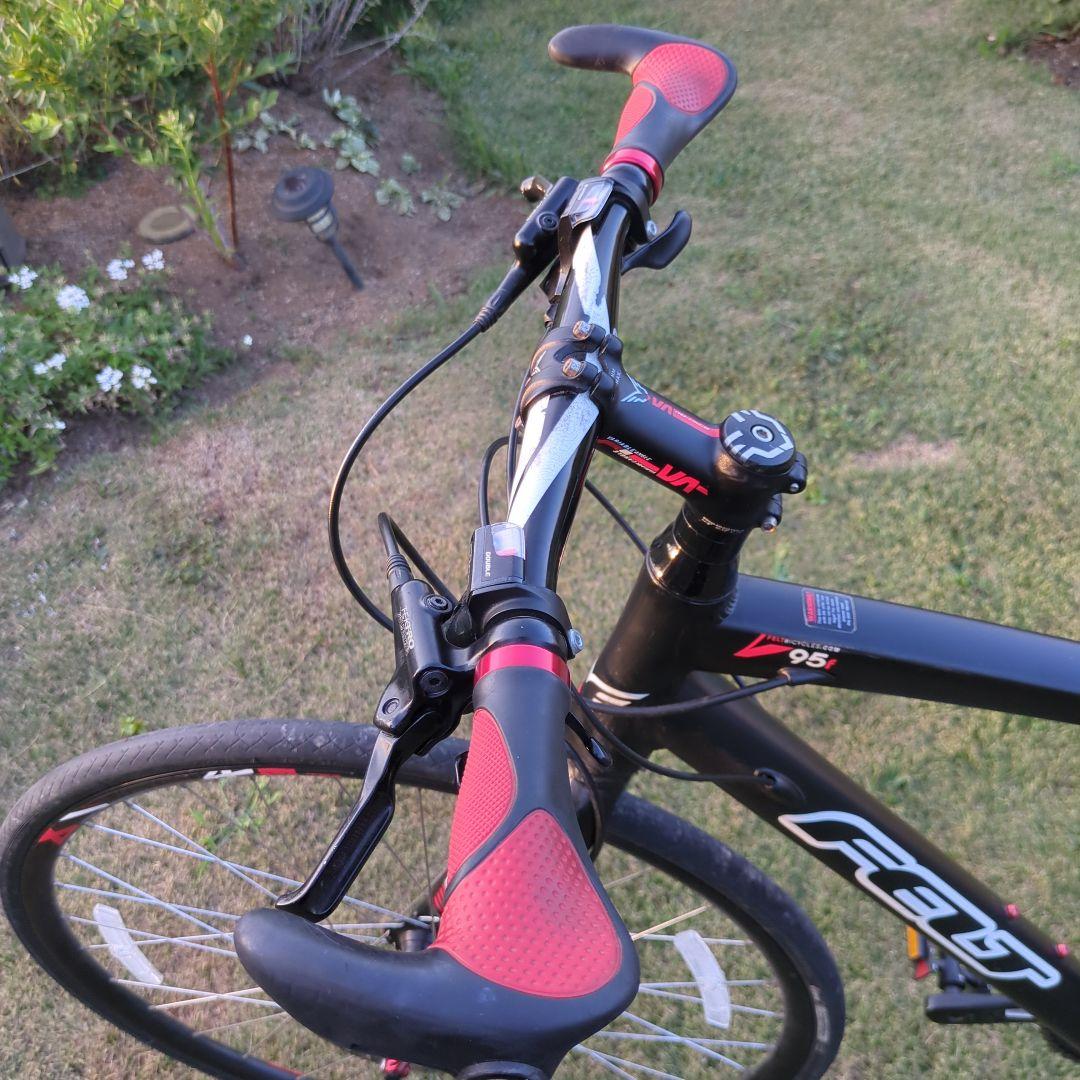 【茨城県:引き取り限定】Felt クロスバイク ブラック