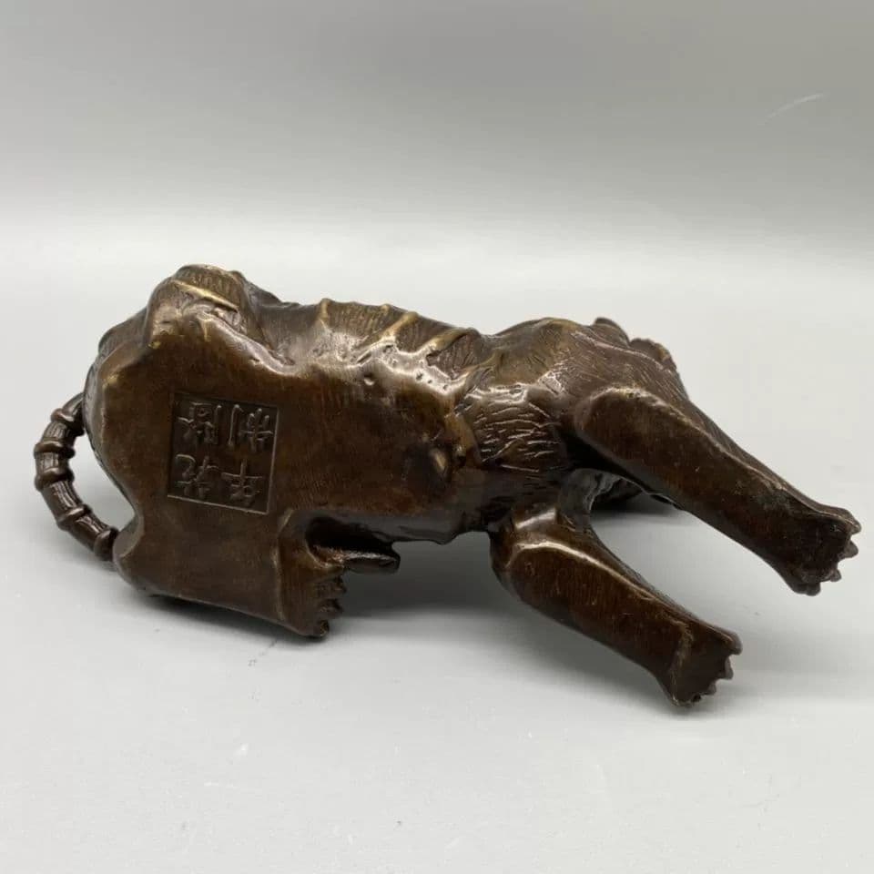 銅器 虎 臥虎 干支虎 茶台 事務室 玄関開運 風水招財 装飾品 工芸品 置物