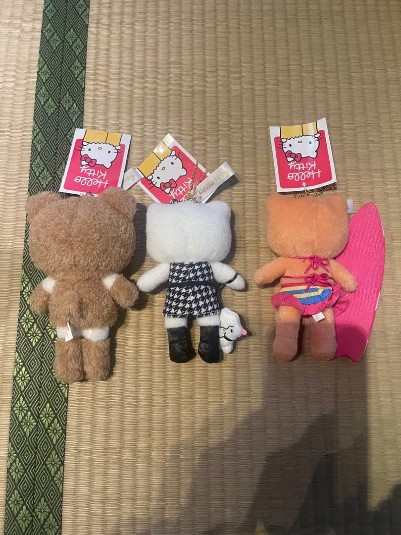 限定商品　ハローキティ ぬいぐるみ 3体セット