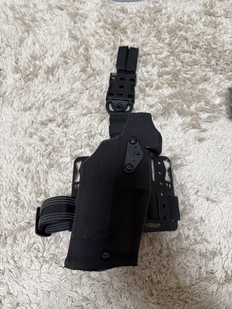 サバゲー　個人装備　プレートキャリア　ヘルメット