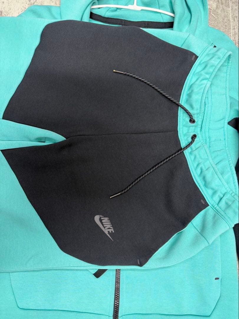 セントラルシー着用　NIKEテックフリース　上下セット　S