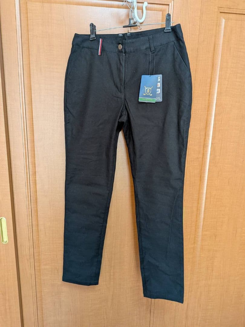   ブラックパンツ