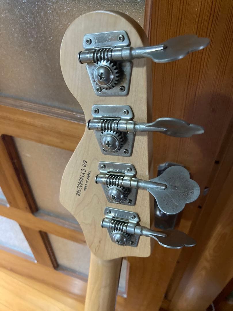 ベース Squier AffinityJazzBass Lake Placid Blue