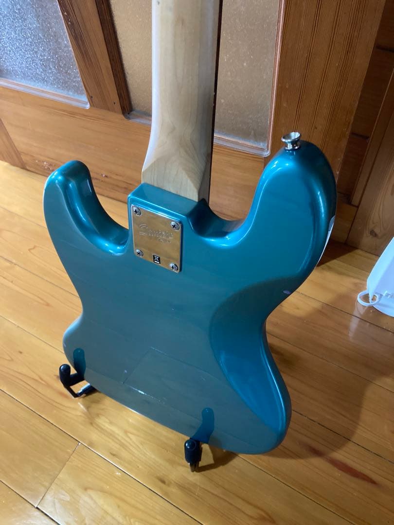 ベース Squier AffinityJazzBass Lake Placid Blue