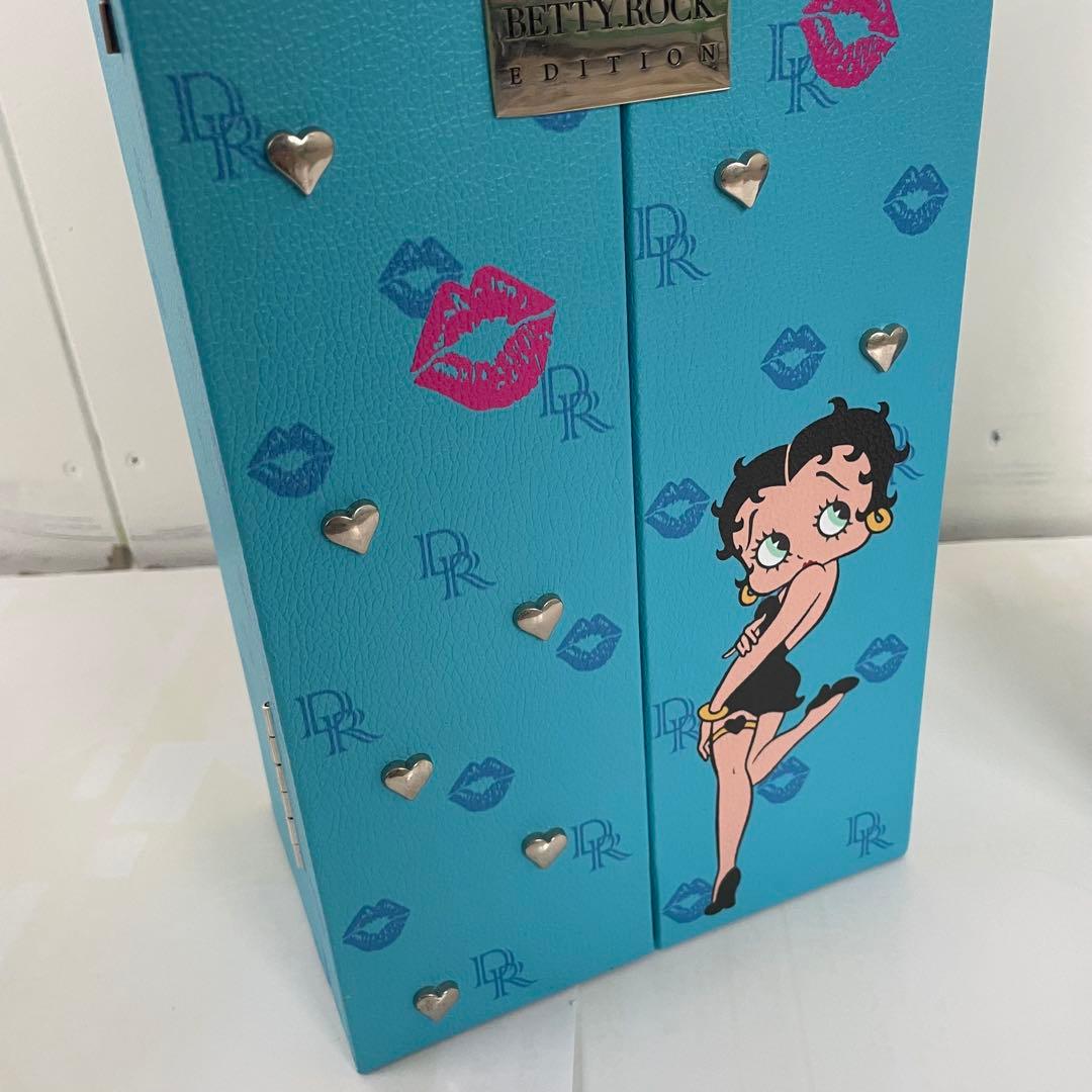 高級シャンパン 限定 未開栓 ベティーロック　ブルー　BOX付 750ml