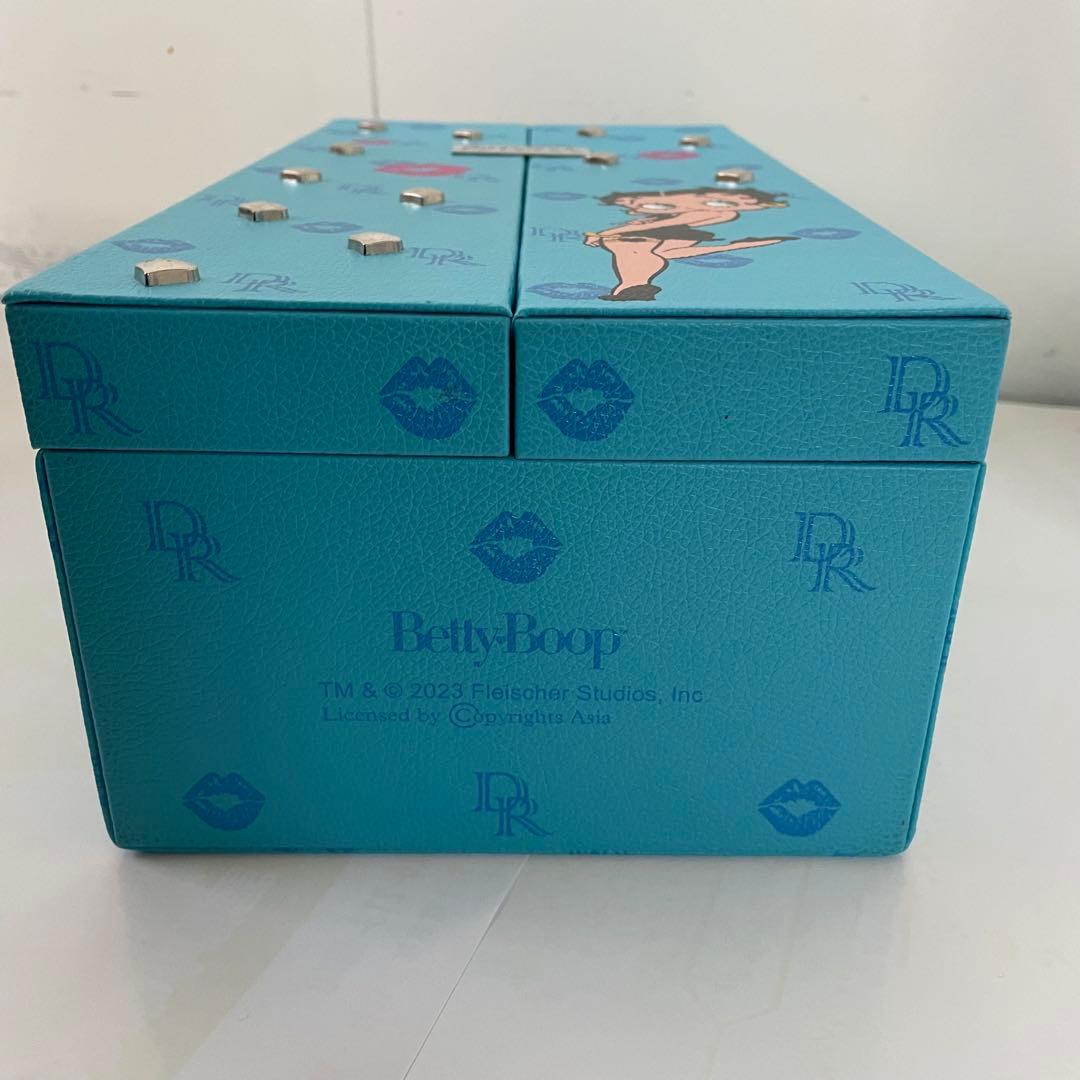 高級シャンパン 限定 未開栓 ベティーロック　ブルー　BOX付 750ml