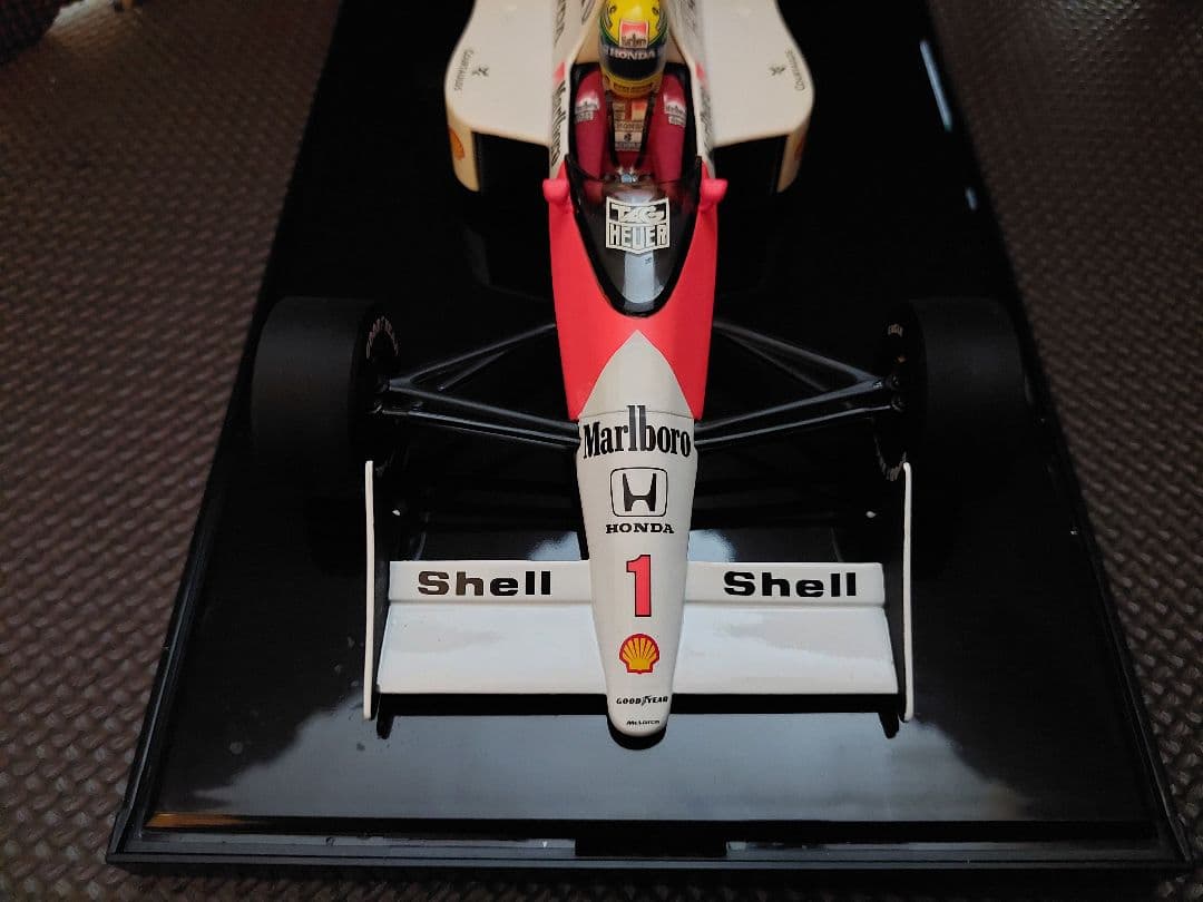 1/18 マクラーレン・ホンダ MP4/5 A.セナ 1989 マルボロ仕様