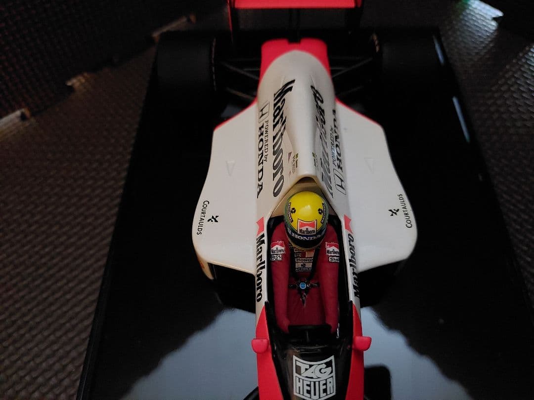1/18 マクラーレン・ホンダ MP4/5 A.セナ 1989 マルボロ仕様