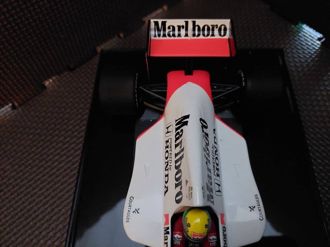 1/18 マクラーレン・ホンダ MP4/5 A.セナ 1989 マルボロ仕様