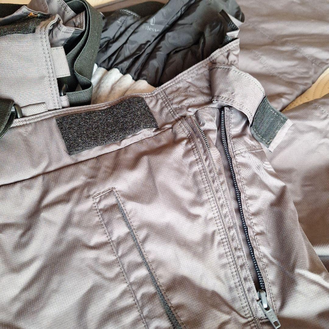 ellesseエレッセスノボーウエア　スキーウエア上下セット　メンズO