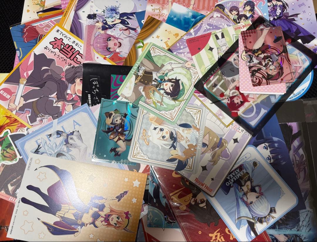 キャラクターグッズ 紙類、カード、色紙、ポスター 約200点まとめ売り
