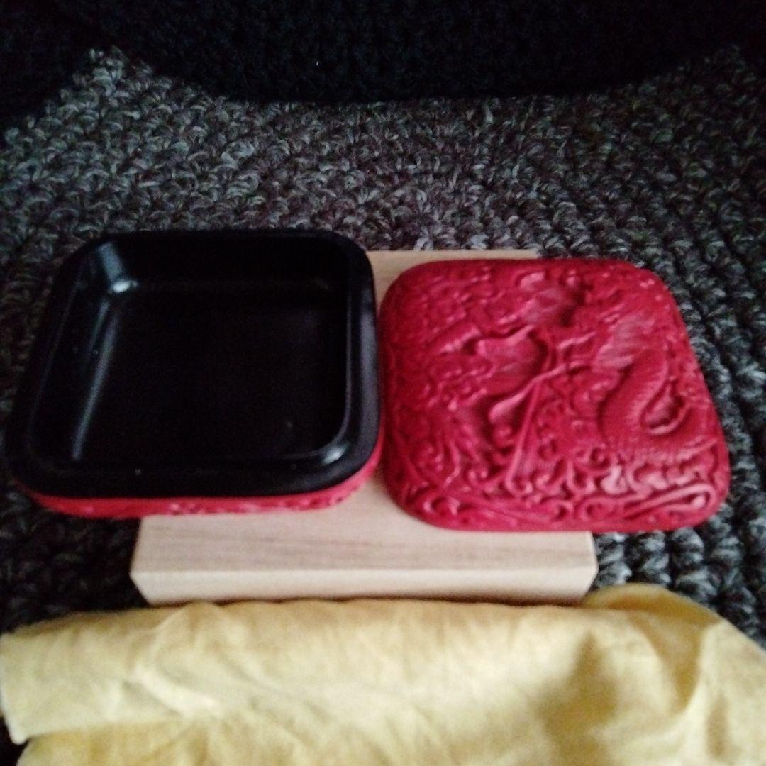 旧蔵した中国骨董古い唐物【龍雲】彫漆堆朱大きめ茶道御香合、書道印合　細工精密彫刻