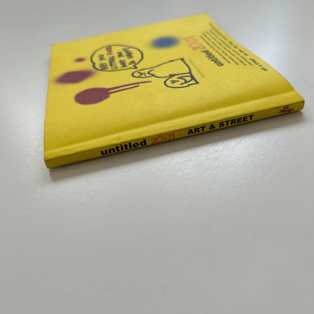 「untitled 2001」ストリートアートイベント 本、ステッカー