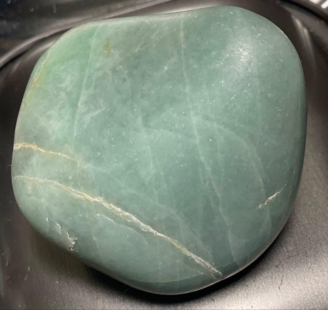 新春［緑色　ガラス質］　上質糸魚川翡翠海石200g ヒスイ　ひすい