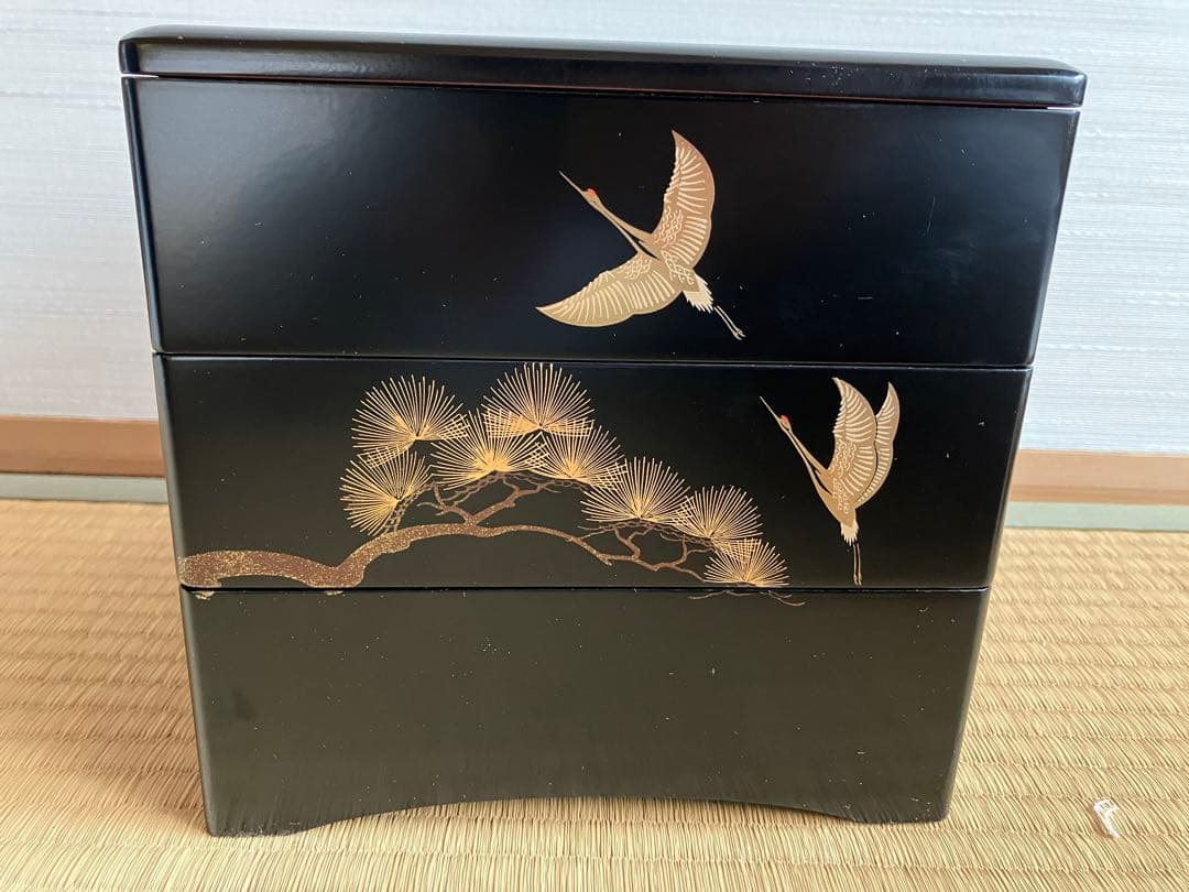 金色の鶴と松の3段重箱　漆器　会津塗り