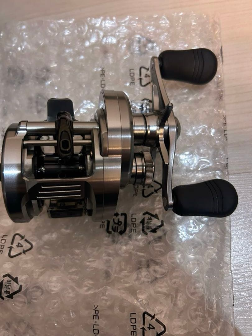 【未使用品】シマノ 20カルカッタコンクエストDC 200HG