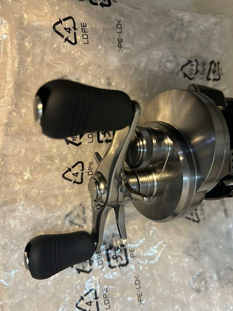 【未使用品】シマノ 20カルカッタコンクエストDC 200HG