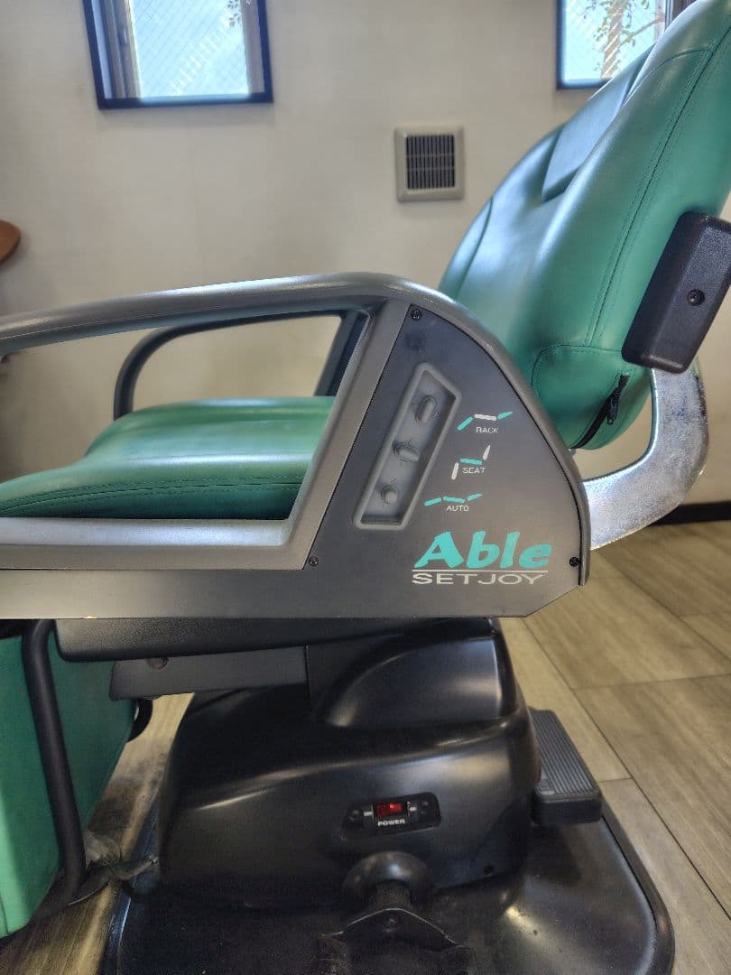 ジャンク品　Able SET JOY 美容椅子 電動リクライニング　グリーン