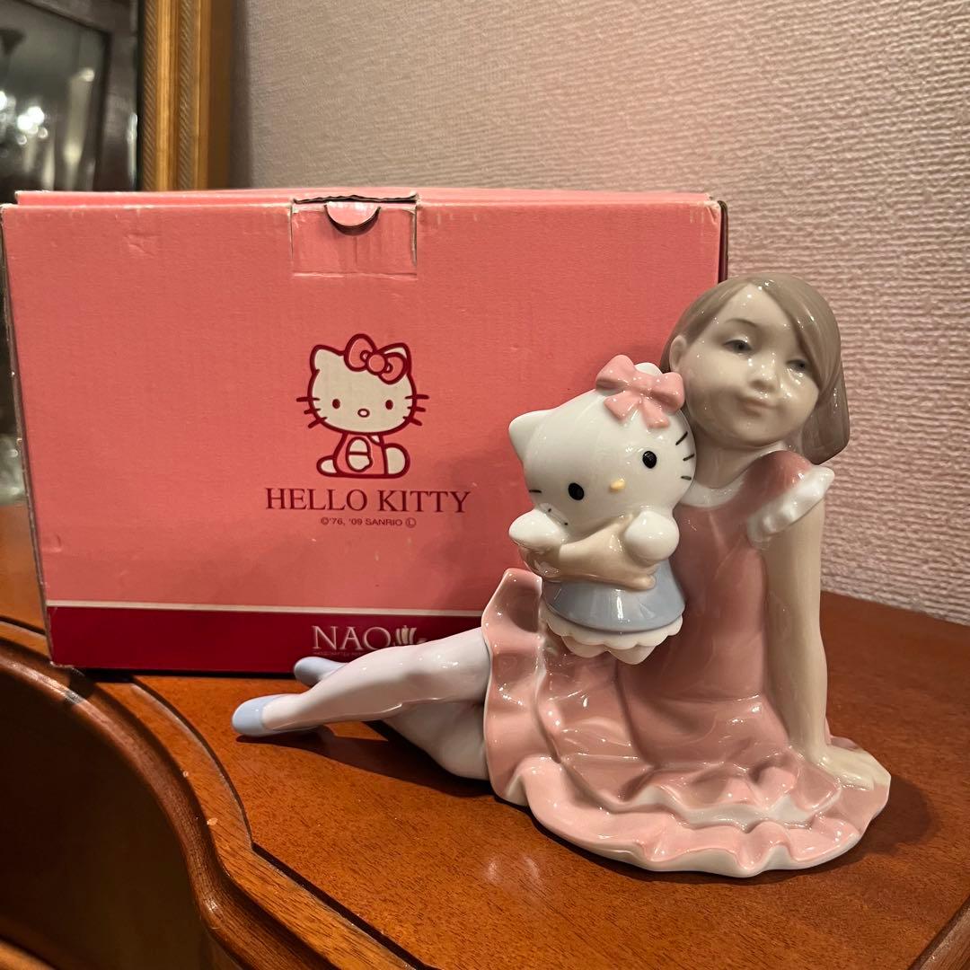 新品　未使用　ハローキティ　リヤドロ　NAO 陶器　人形　サンリオ　コラボ　置物