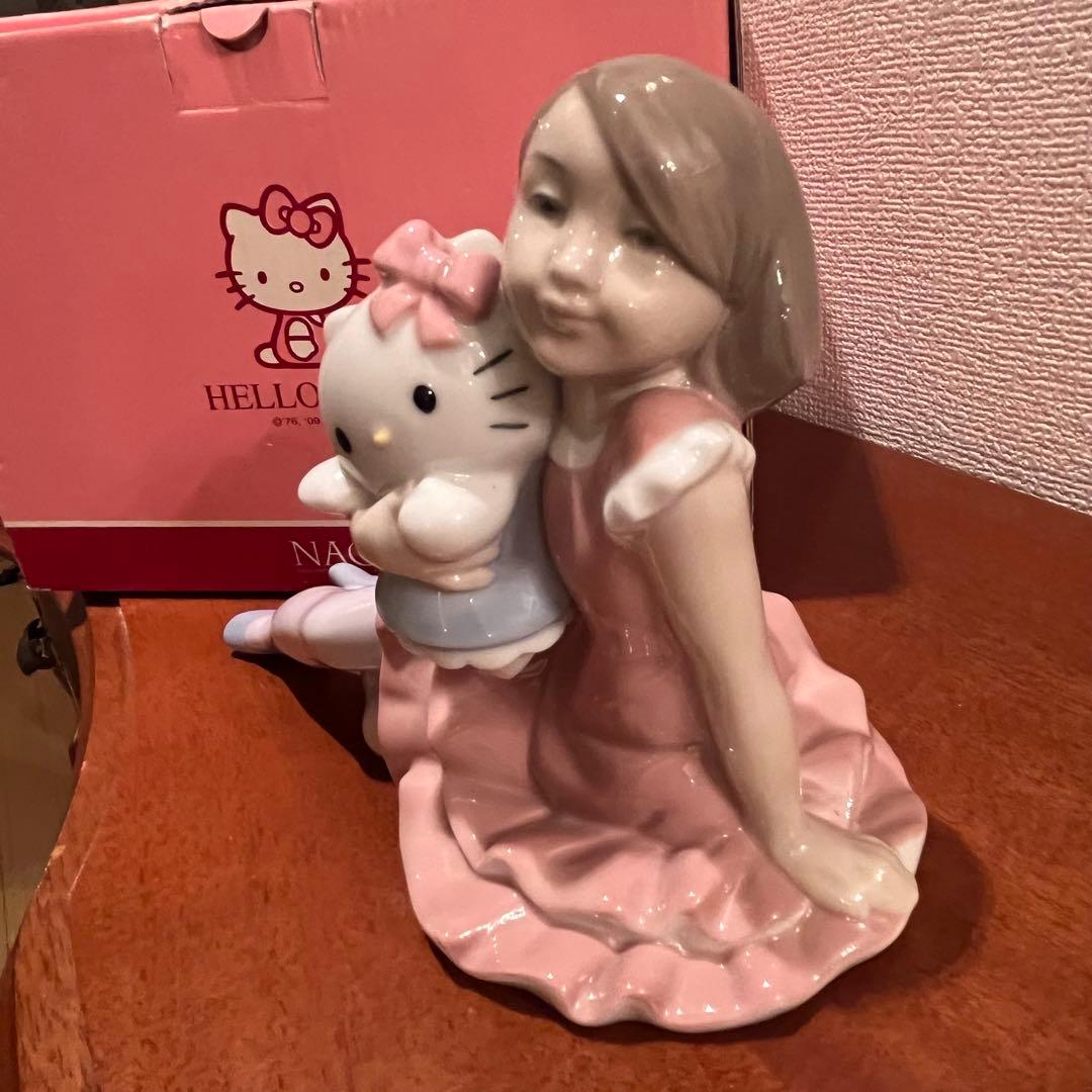 新品　未使用　ハローキティ　リヤドロ　NAO 陶器　人形　サンリオ　コラボ　置物