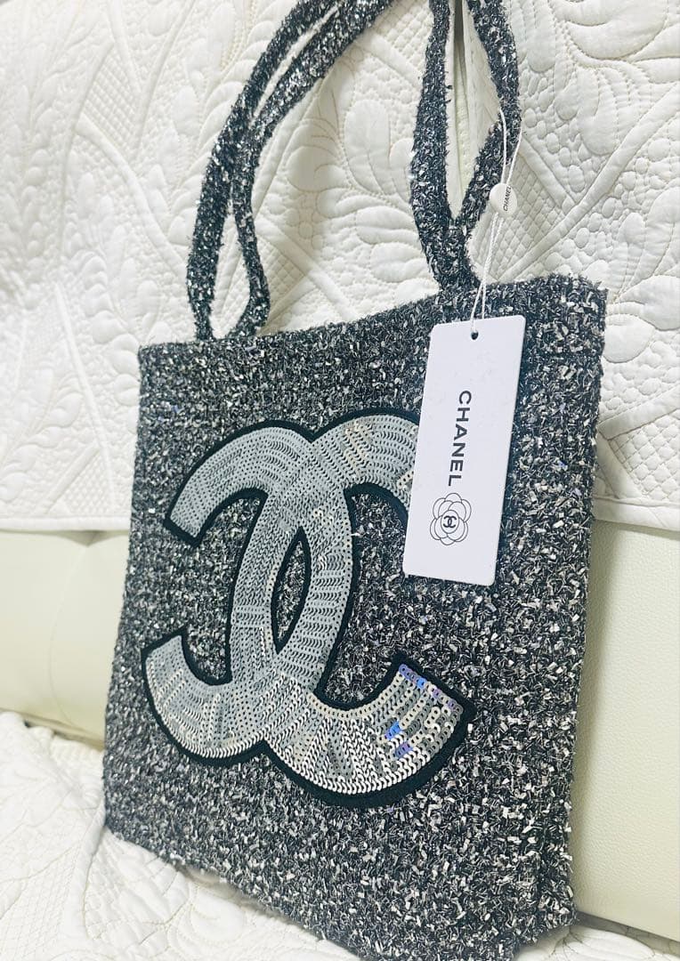 CHANELノベルティ☆スパンコールトートバッグ新品未使用シルバーダーク黒グレー
