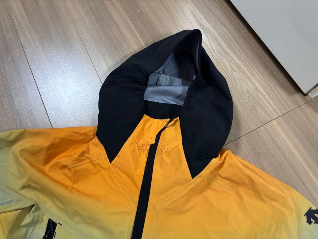 ★コラボ限定・定価7万・美品★お洒落　デサント　スキーウエア SAJ デモ技術選