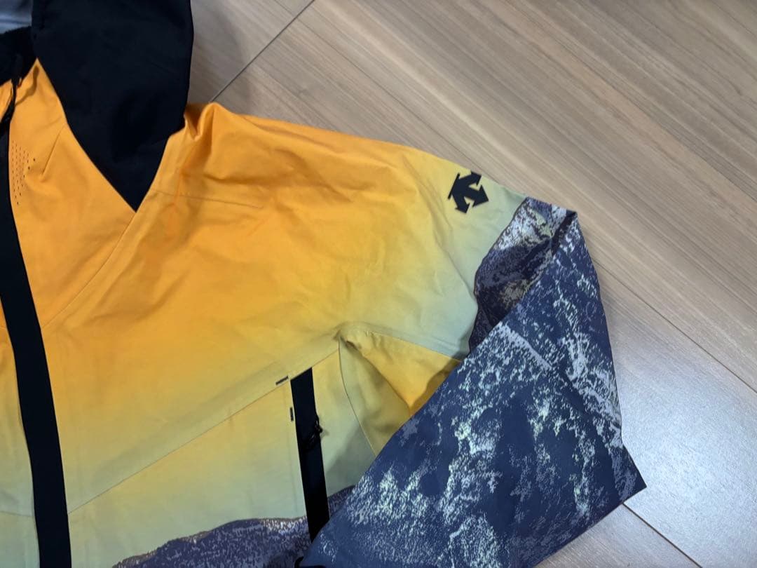 ★コラボ限定・定価7万・美品★お洒落　デサント　スキーウエア SAJ デモ技術選