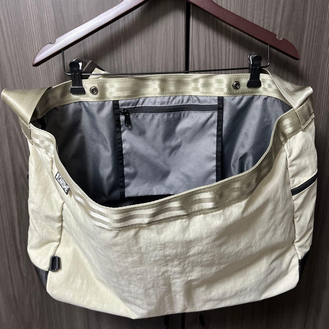 クローム ニュースペーパーメッセンジャーバッグ 26L サンドストーン