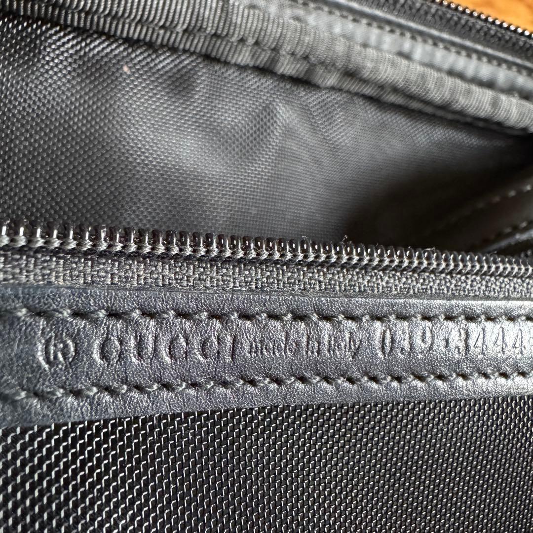 GUCCI トラベルポーチ 化粧ポーチ お薬ポーチ 旅行 持ち歩きサイズ 黒