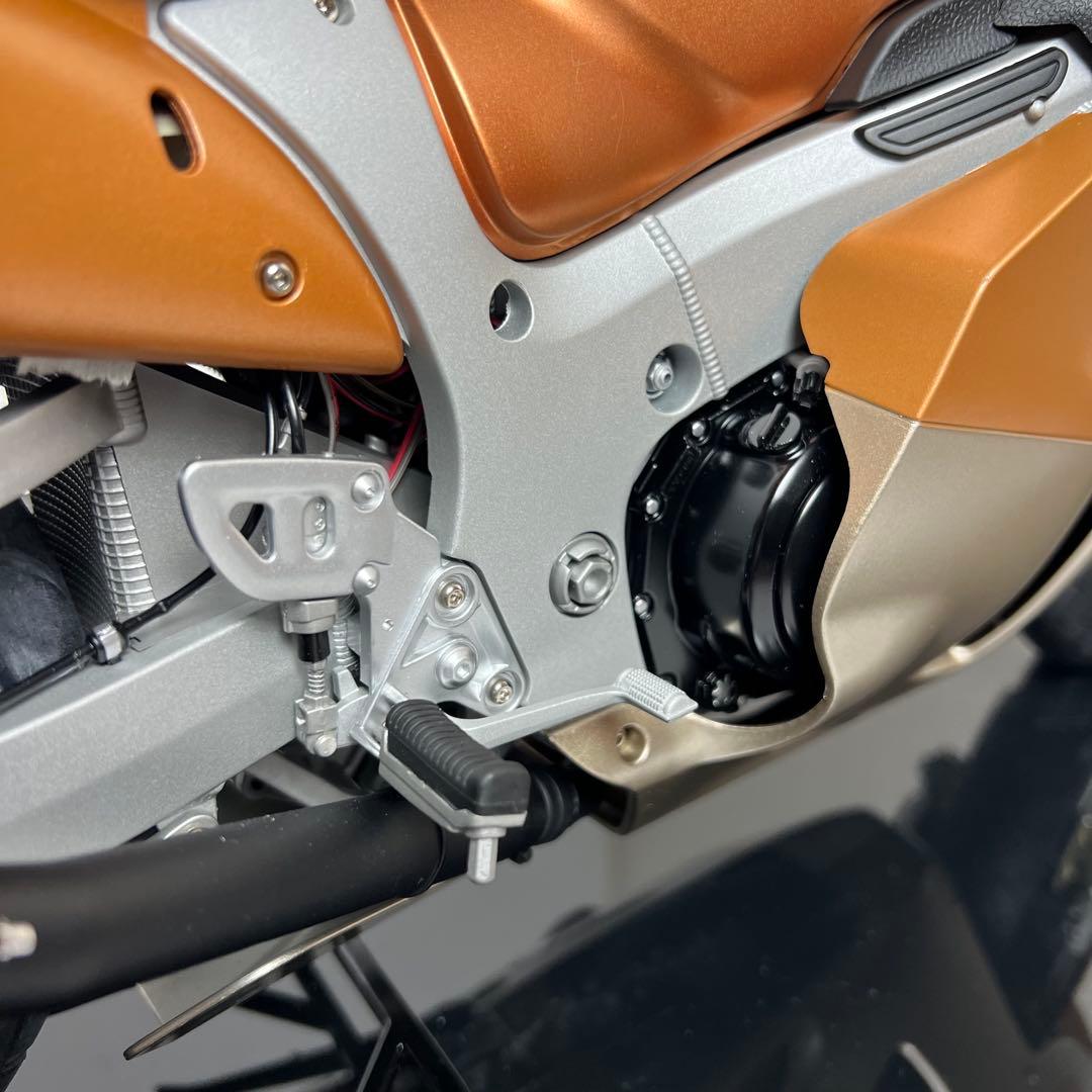 【組立完成品】隼GSX1300R デアゴスティーニ　ハヤブサ　ケース付き