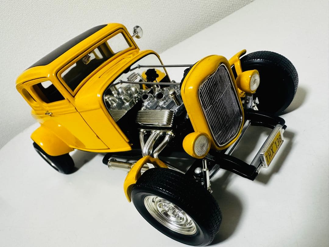 アーテル/'32Fordフォード Deuceデュース アメグラ 1/18 ルース