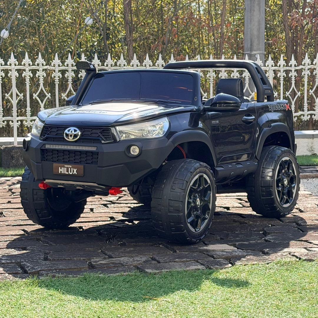 乗用玩具 電動乗用ラジコンカー TOYOTA HILUX RUGGED X