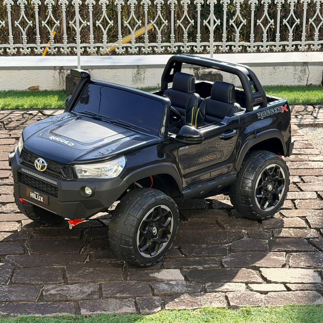 乗用玩具 電動乗用ラジコンカー TOYOTA HILUX RUGGED X