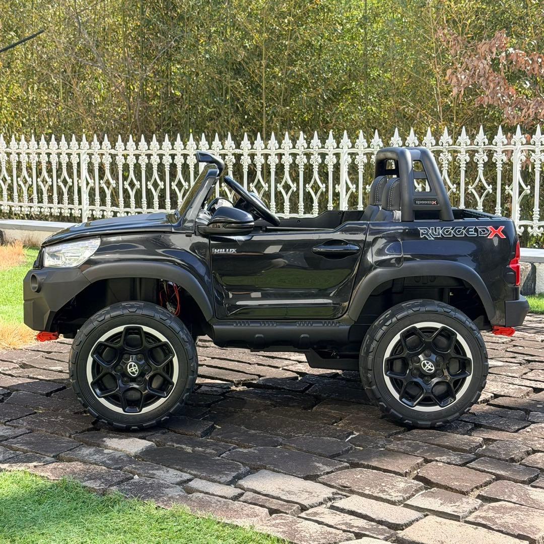 乗用玩具 電動乗用ラジコンカー TOYOTA HILUX RUGGED X