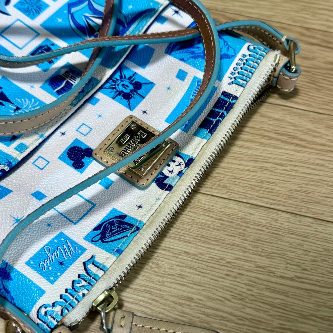 ディズニーランド　60周年記念の　ドゥーニー＆バーク製ボディバッグ　ポシェット