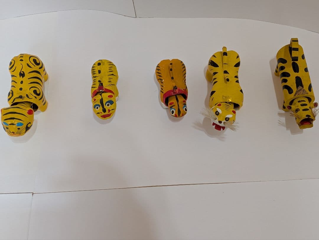郷土玩具、張子の虎、首振り虎、竹製虎、縮緬製虎、木版手染虎、置物、13体、箱無