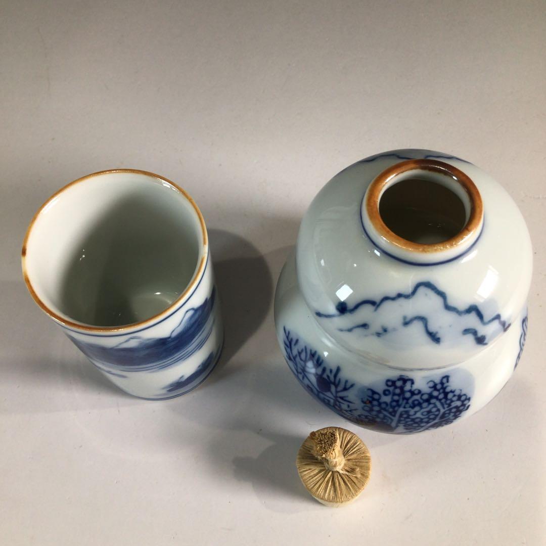 Ｐ２３２　茶箱　『桐木地』『溜塗』『茶碗　棗　茶筅　振出　茶巾筒』　紙箱　茶道具