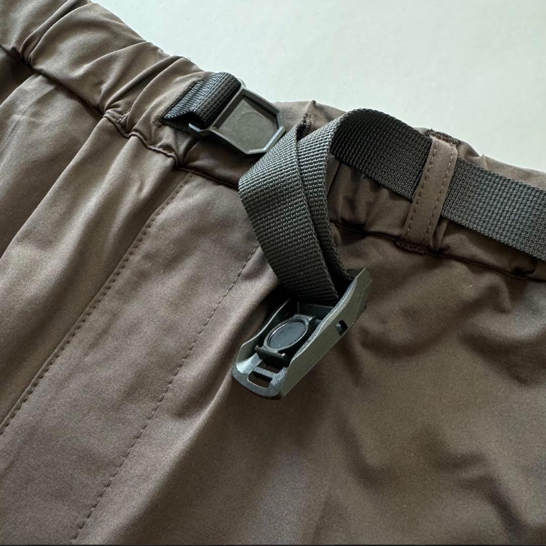 センタープレス調整可能パンツ チョコレートブラウン