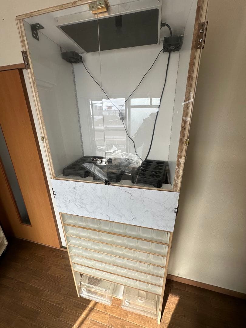 爬虫類ケージ、インキュベーター