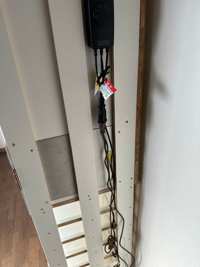 爬虫類ケージ、インキュベーター