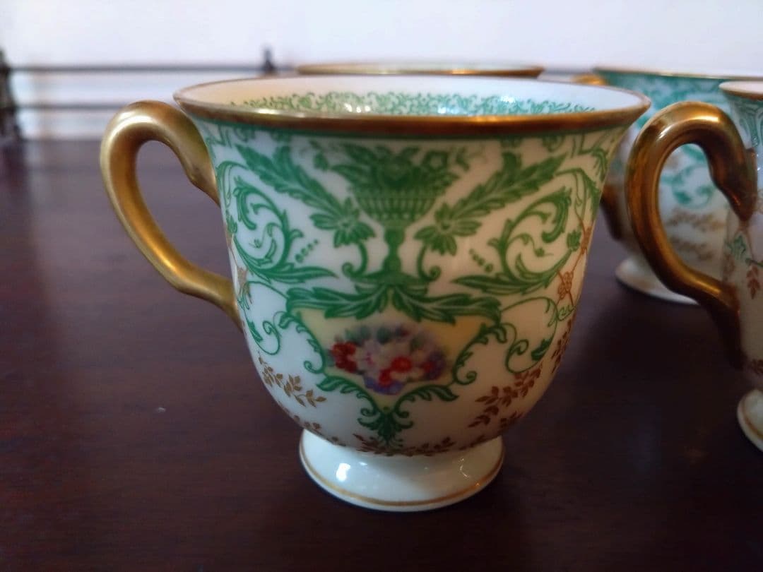 ブラックナイト　アンティークデミタスカップ＆ソーサー４客