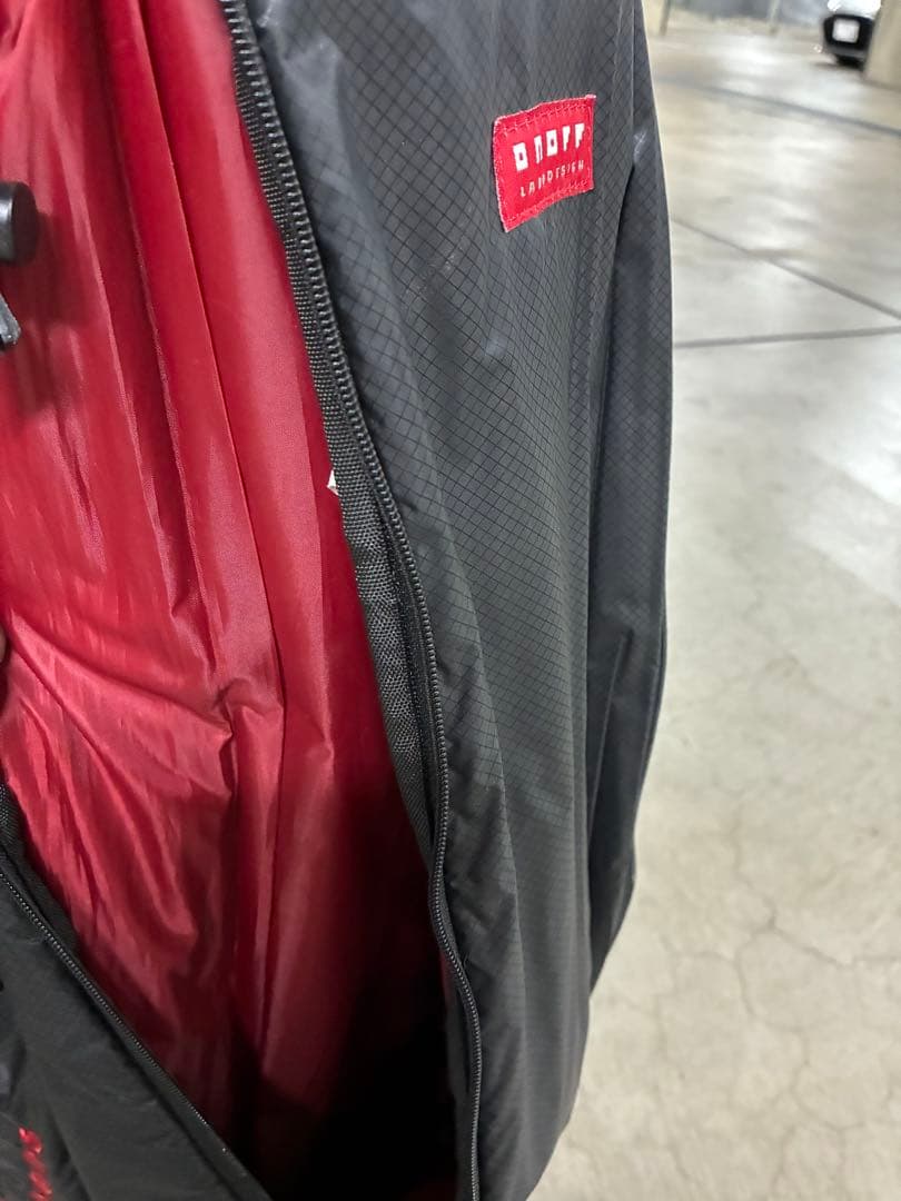 ブラックフード付きキャディバッグ