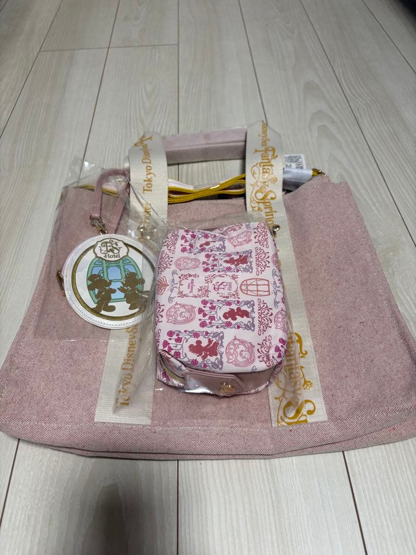 新品未使用ファンタジースプリングスホテル 宿泊者限定バッグ ポーチ&ケース
